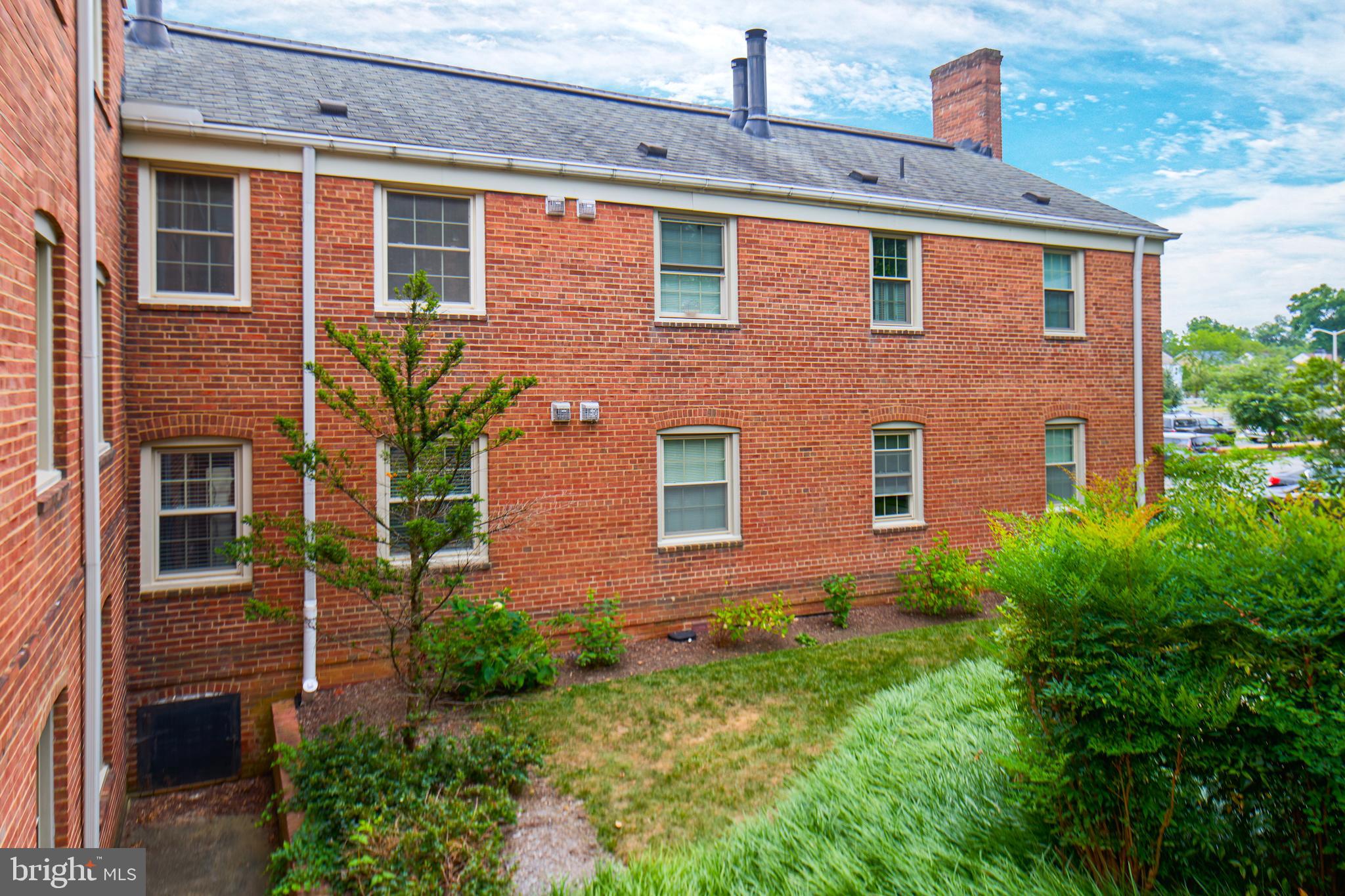 2501 ARLINGTON BLVD #2