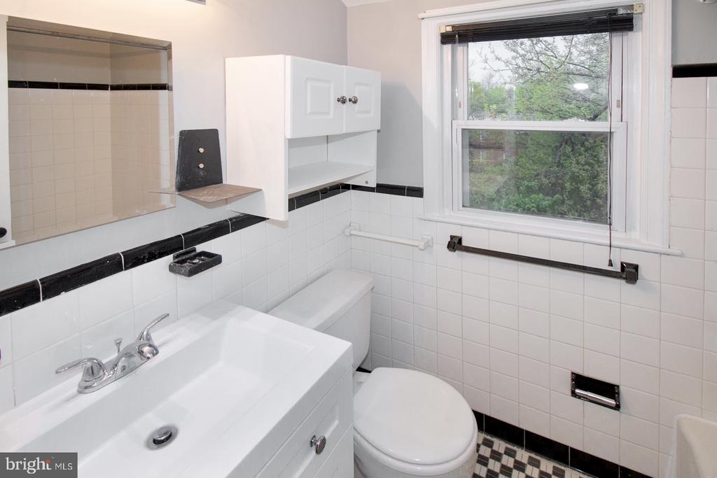 122 S GLEBE ROAD