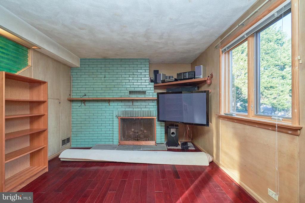 2509 QUINCY STREET