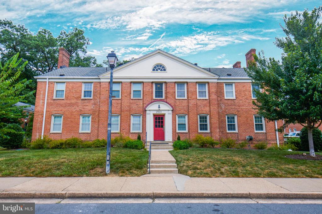 2501 ARLINGTON BOULEVARD Unit: 2
