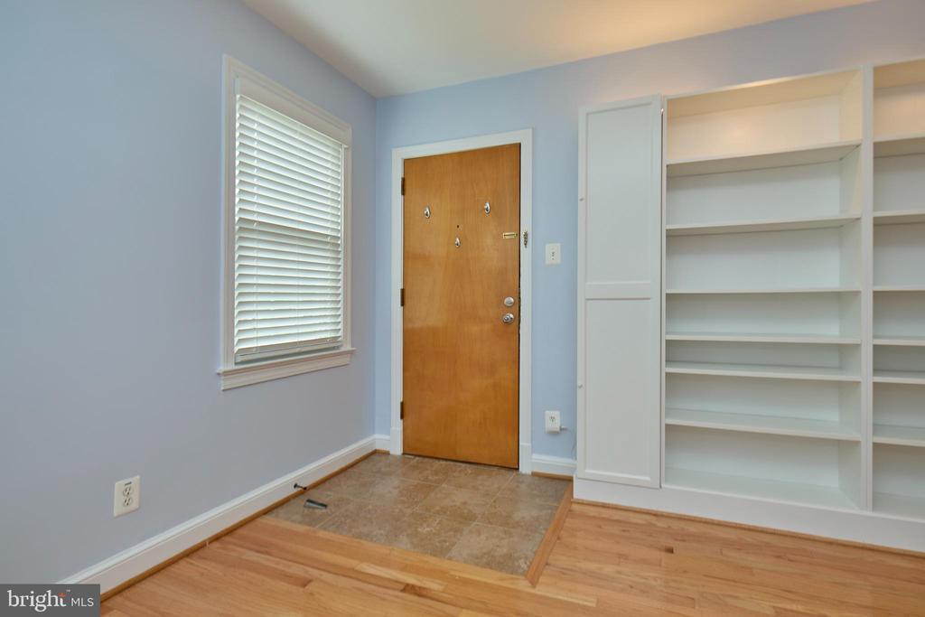 2501 ARLINGTON BOULEVARD Unit: 2