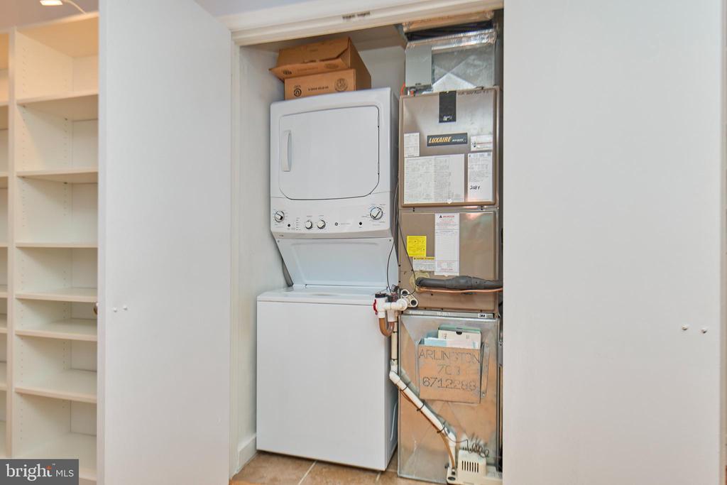 2501 ARLINGTON BOULEVARD Unit: 2