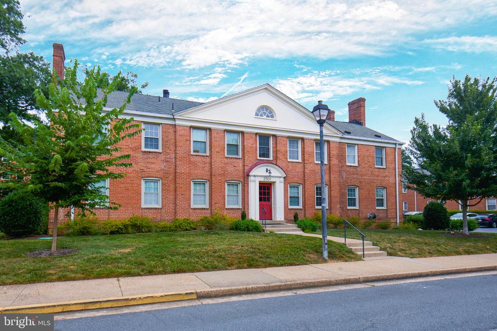2501 ARLINGTON BOULEVARD Unit: 2