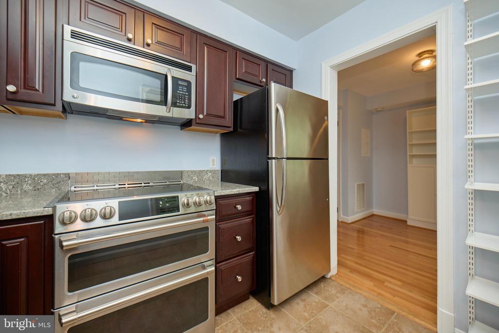 2501 ARLINGTON BOULEVARD Unit: 2