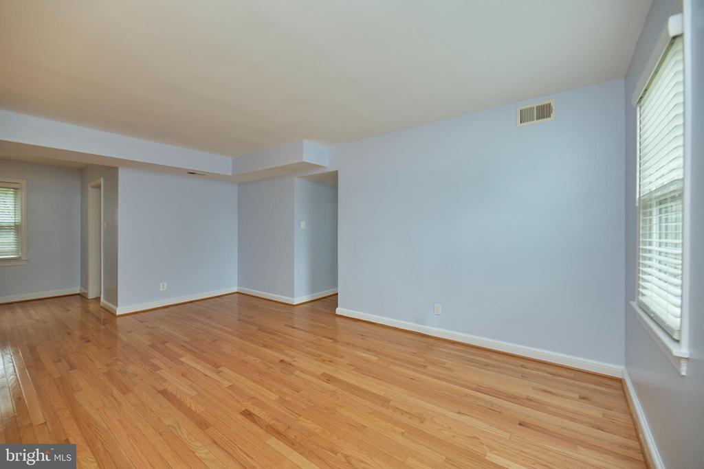2501 ARLINGTON BOULEVARD Unit: 2
