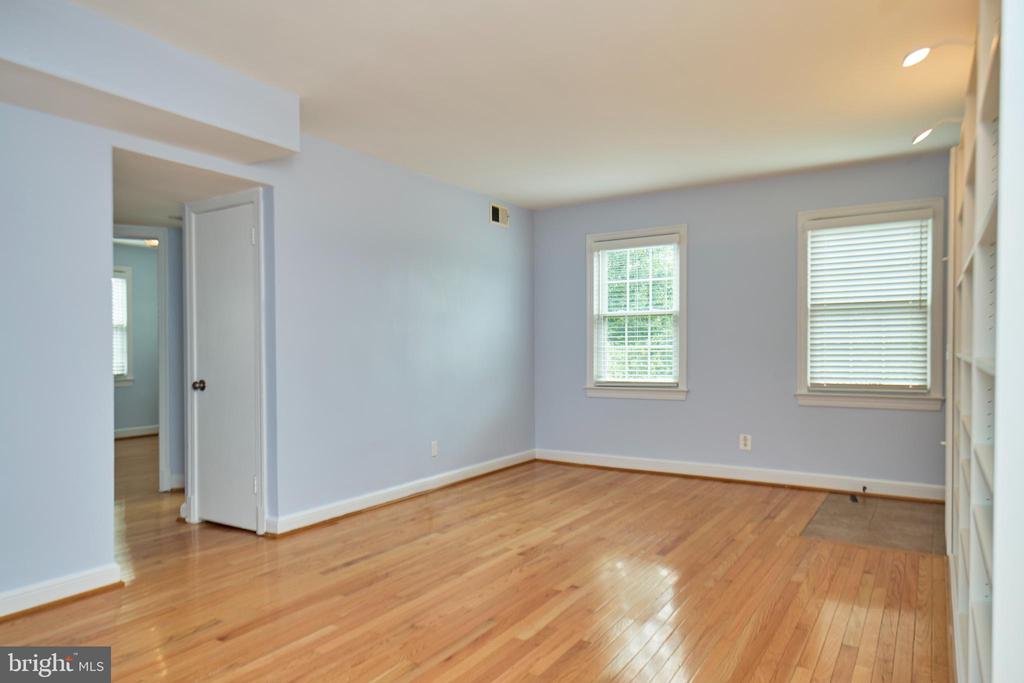 2501 ARLINGTON BOULEVARD Unit: 2