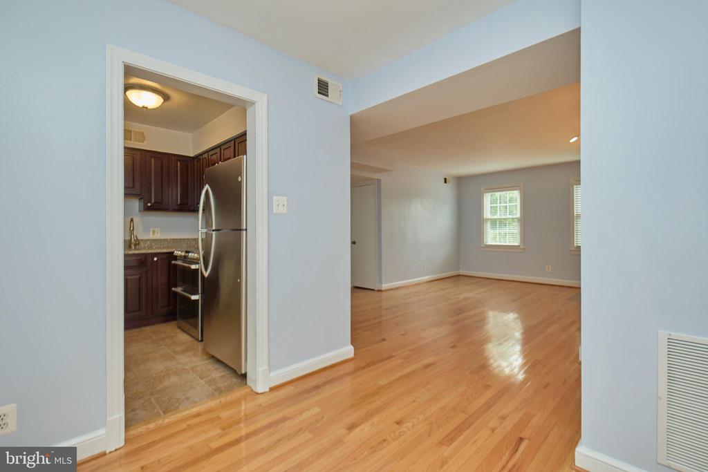 2501 ARLINGTON BOULEVARD Unit: 2