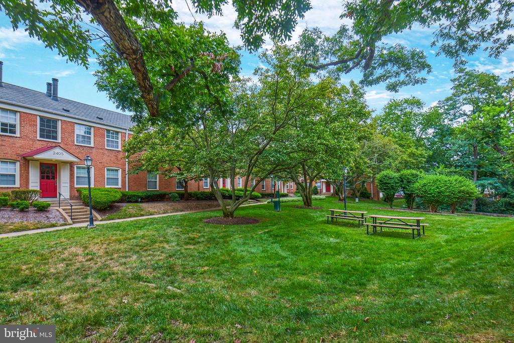 2501 ARLINGTON BOULEVARD Unit: 2