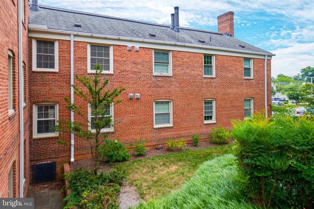 2501 ARLINGTON BOULEVARD Unit: 2