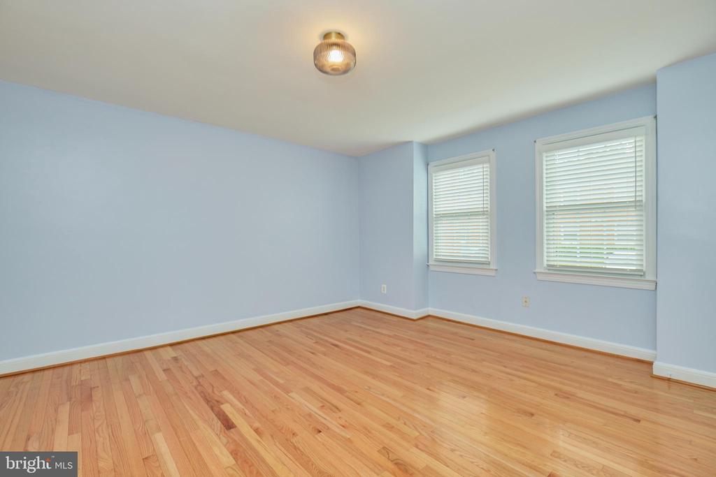 2501 ARLINGTON BOULEVARD Unit: 2