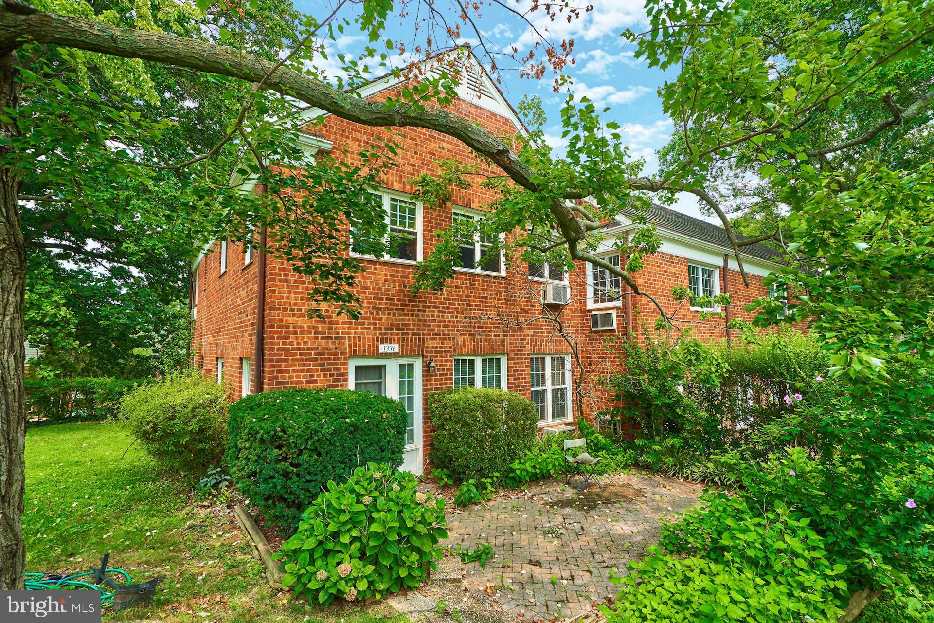 1336 Martha Custis Dr