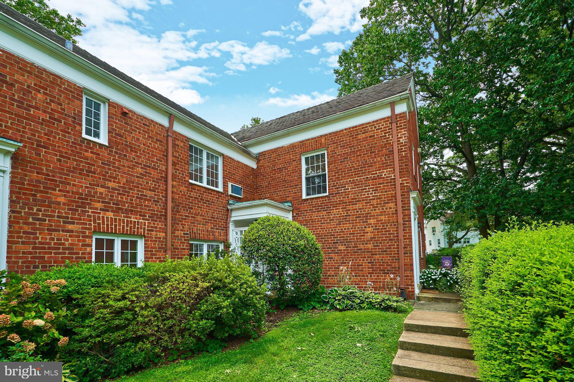 1336 Martha Custis Dr