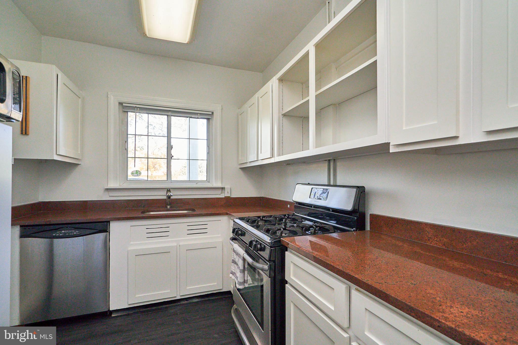 1308 Martha Custis Dr