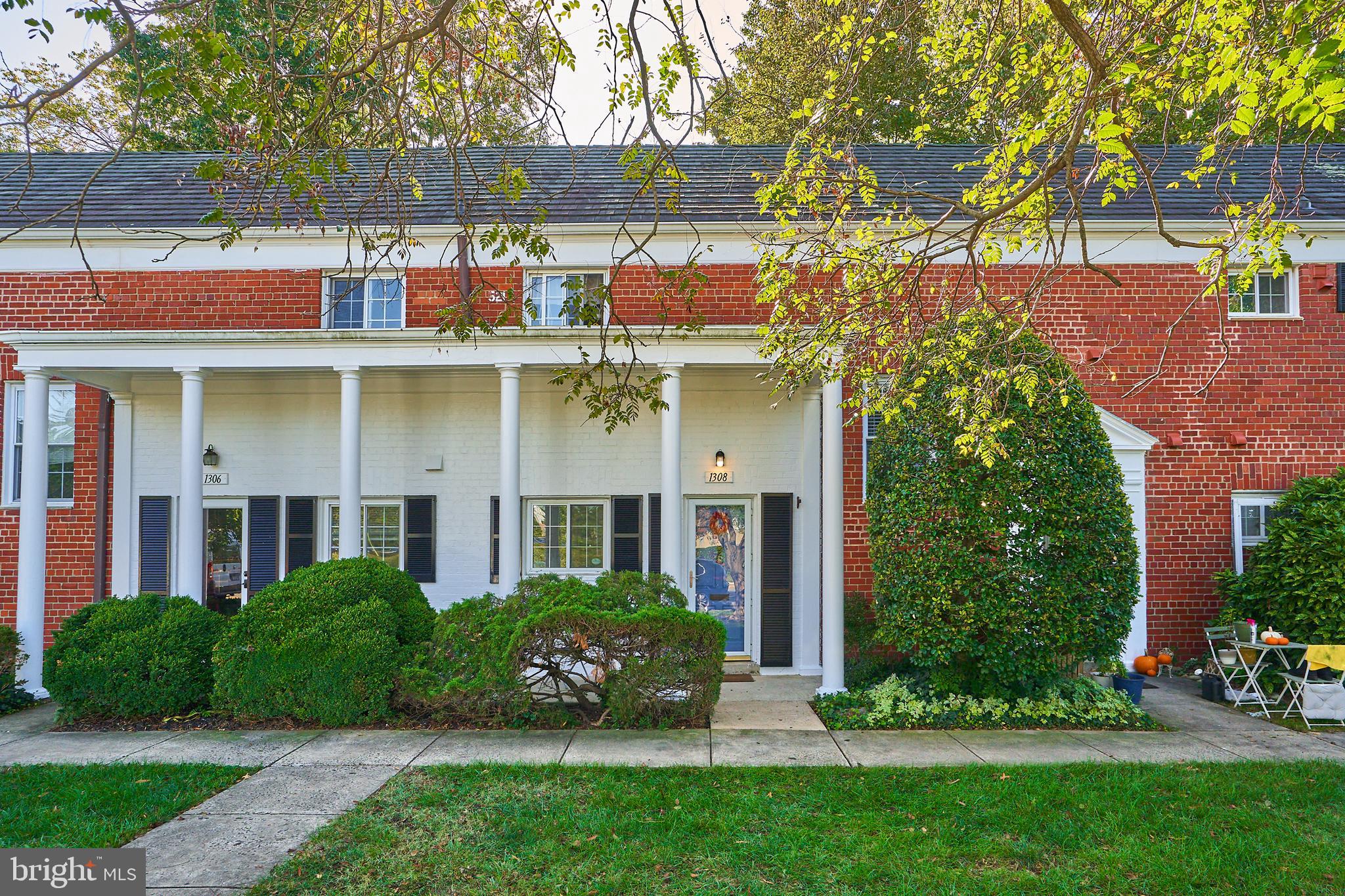 1308 Martha Custis Dr