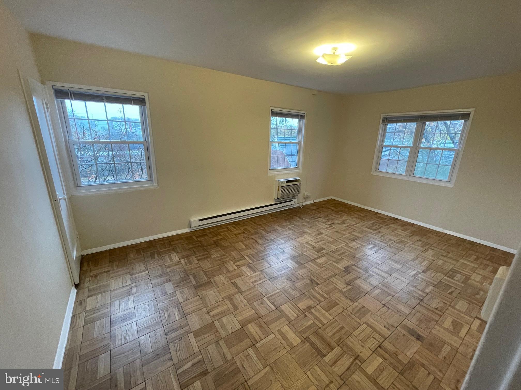1318 Martha Custis Dr