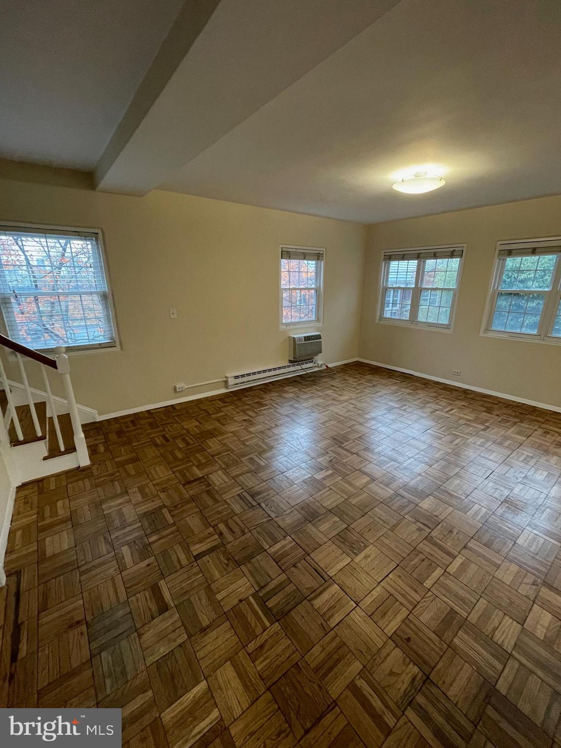 1318 Martha Custis Dr
