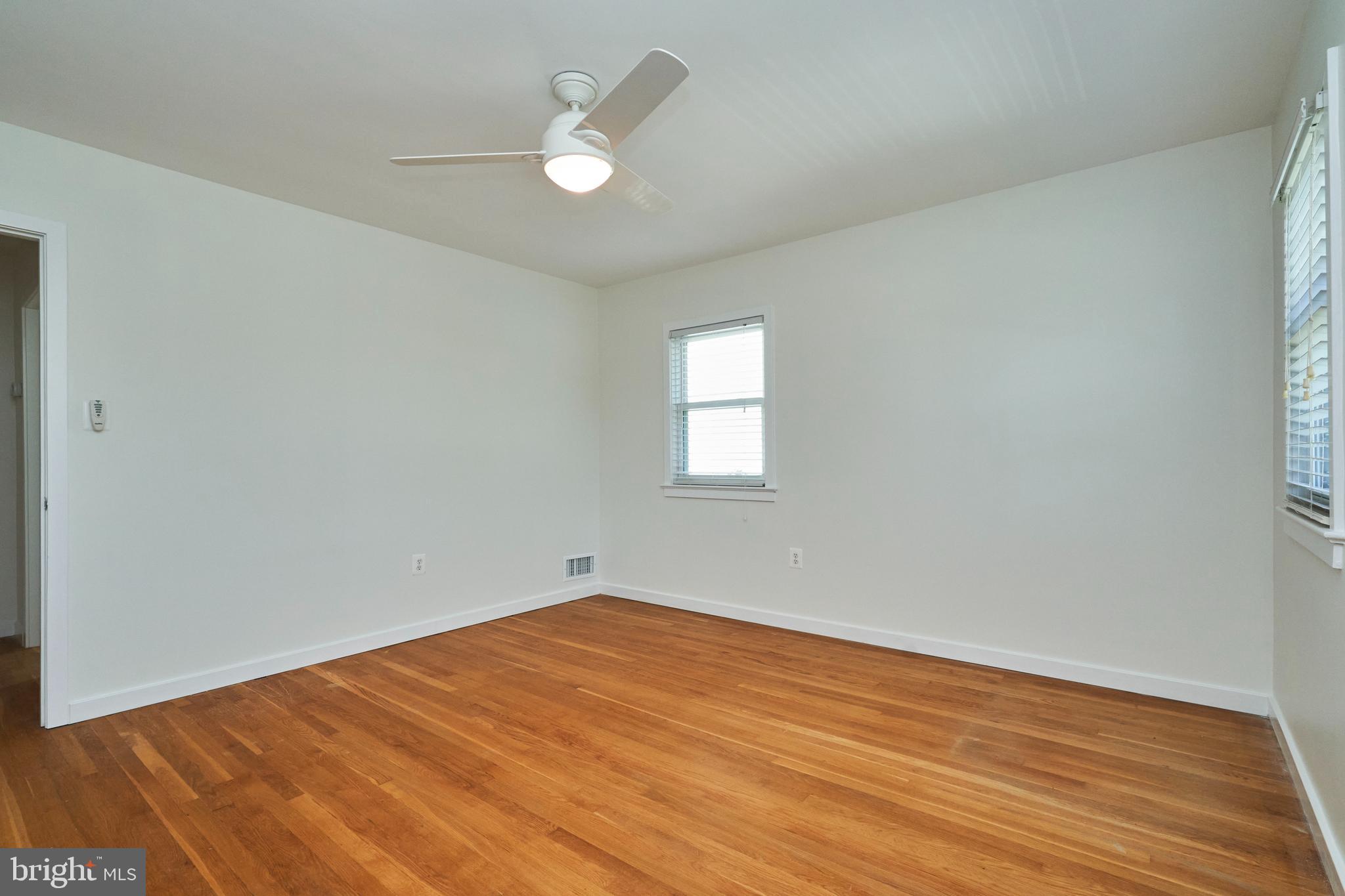 327 LAVERNE AVE
