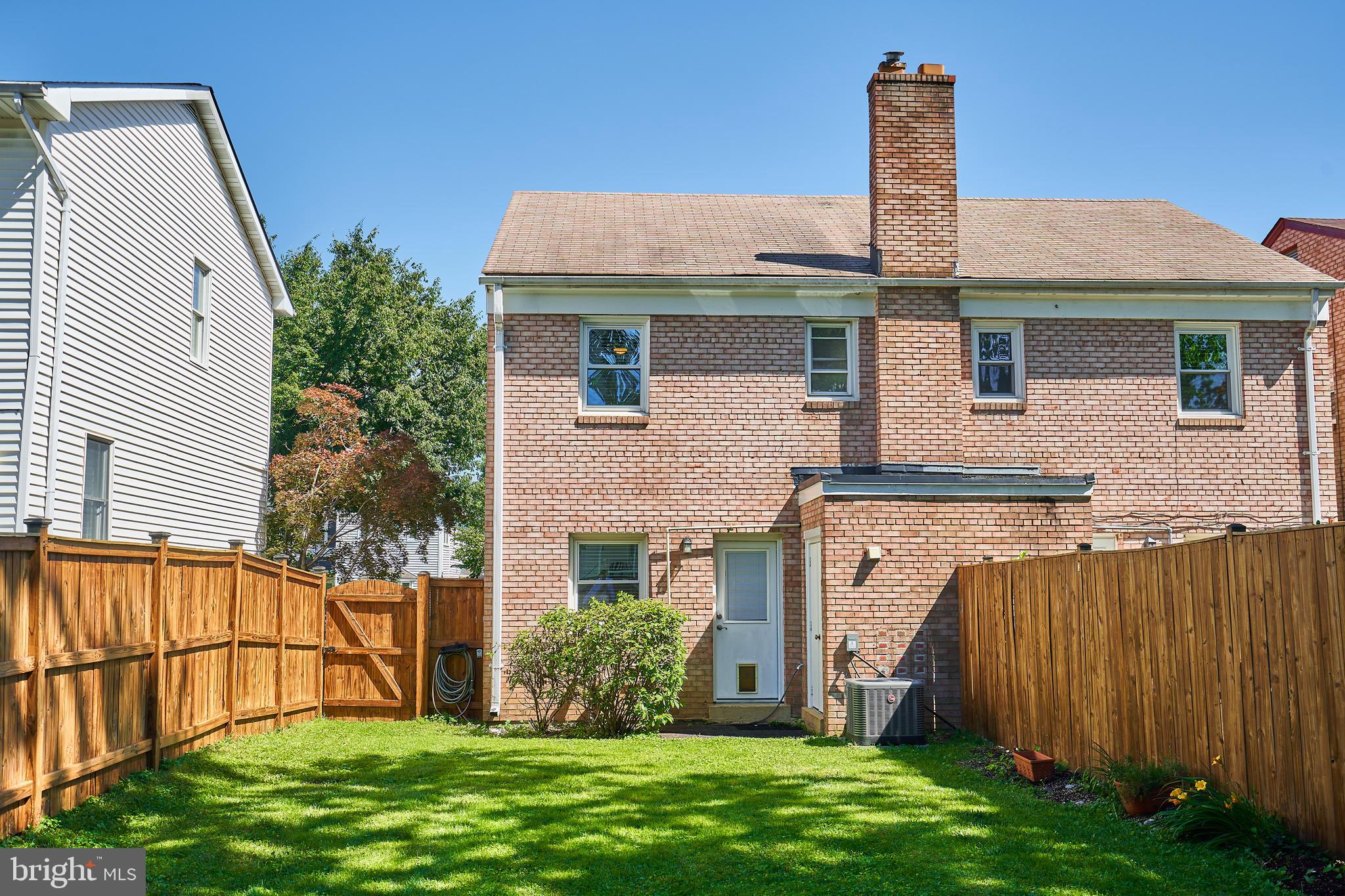 327 LAVERNE AVE