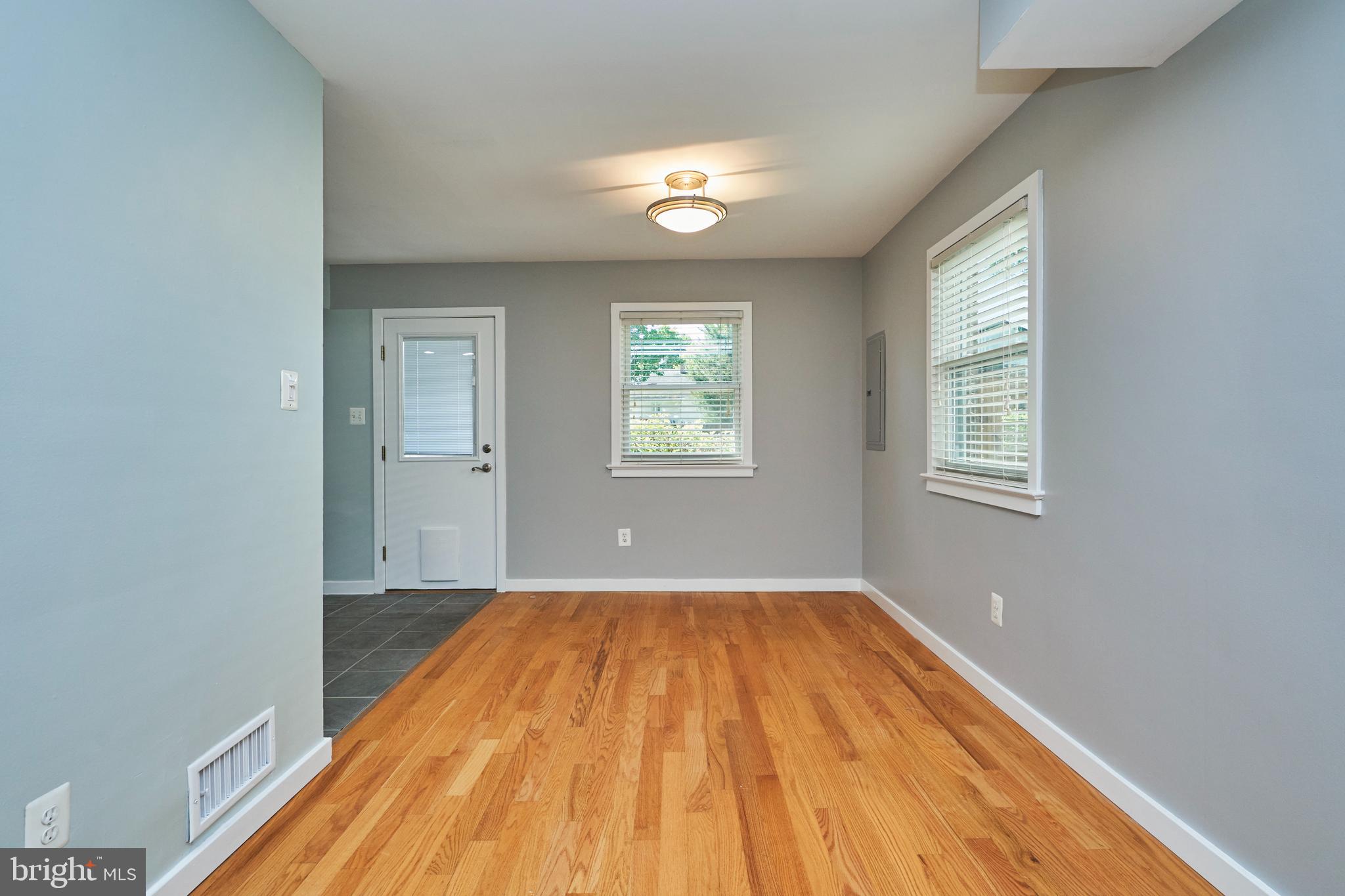 327 LAVERNE AVE