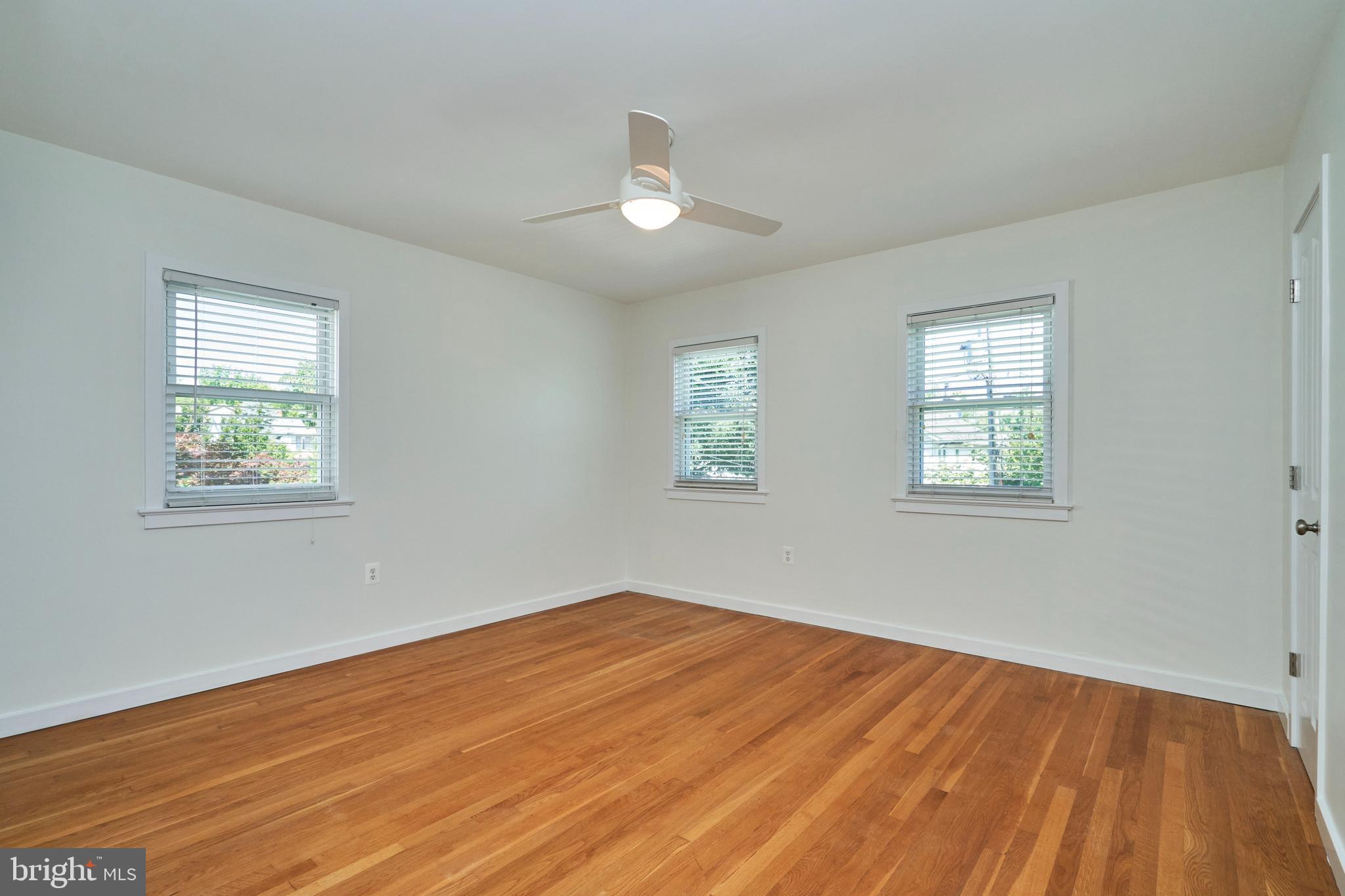 327 LAVERNE AVE