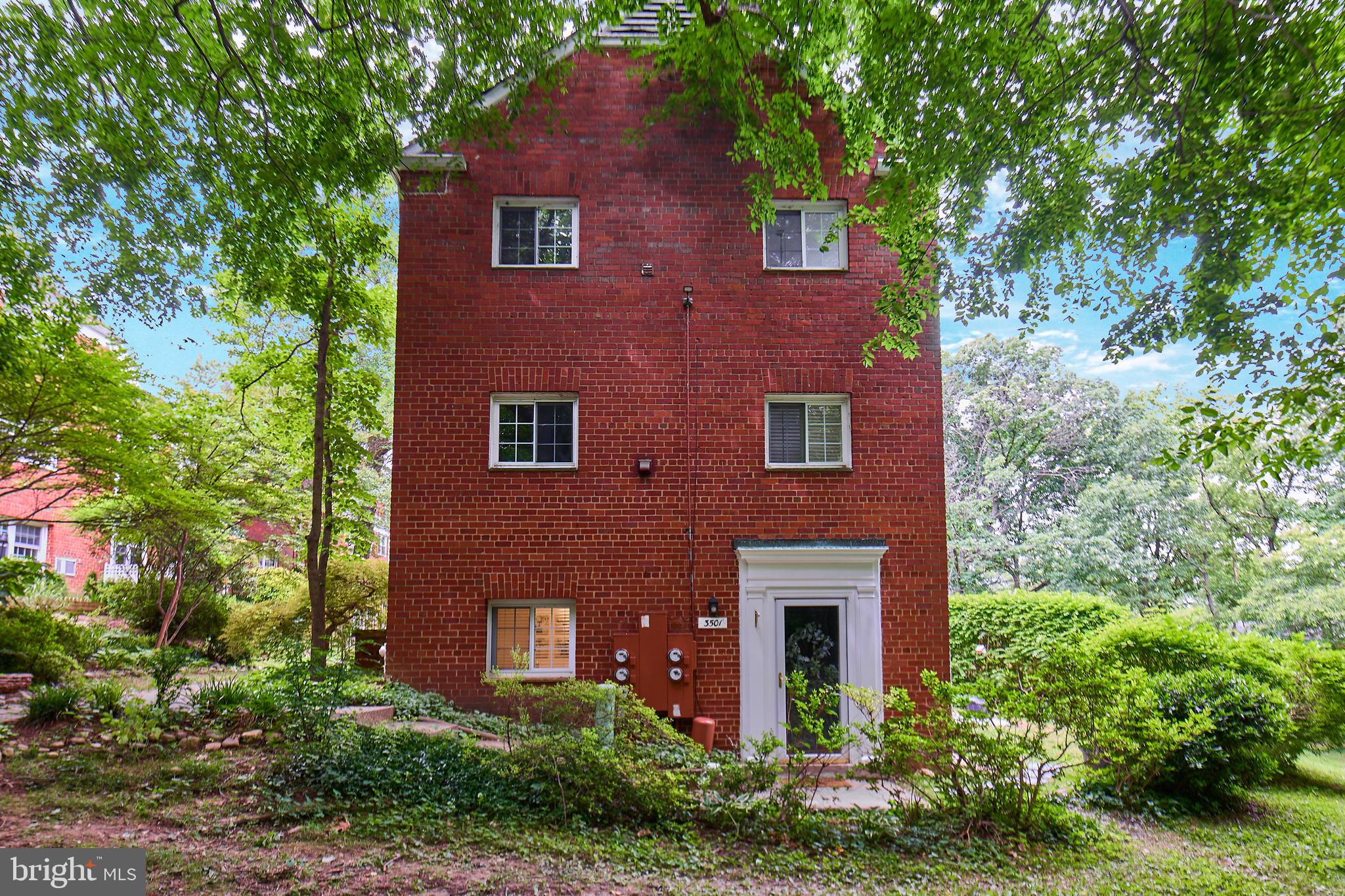 3501 Martha Custis Dr