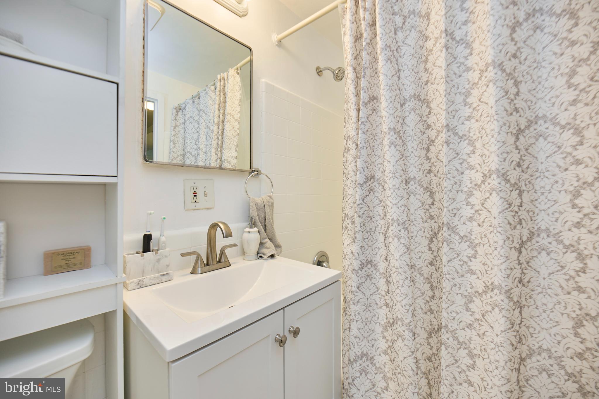 3501 Martha Custis Dr