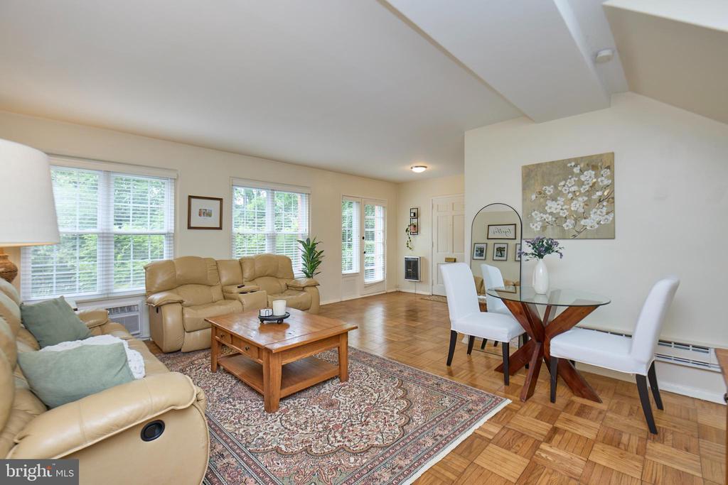 3501 Martha Custis Dr