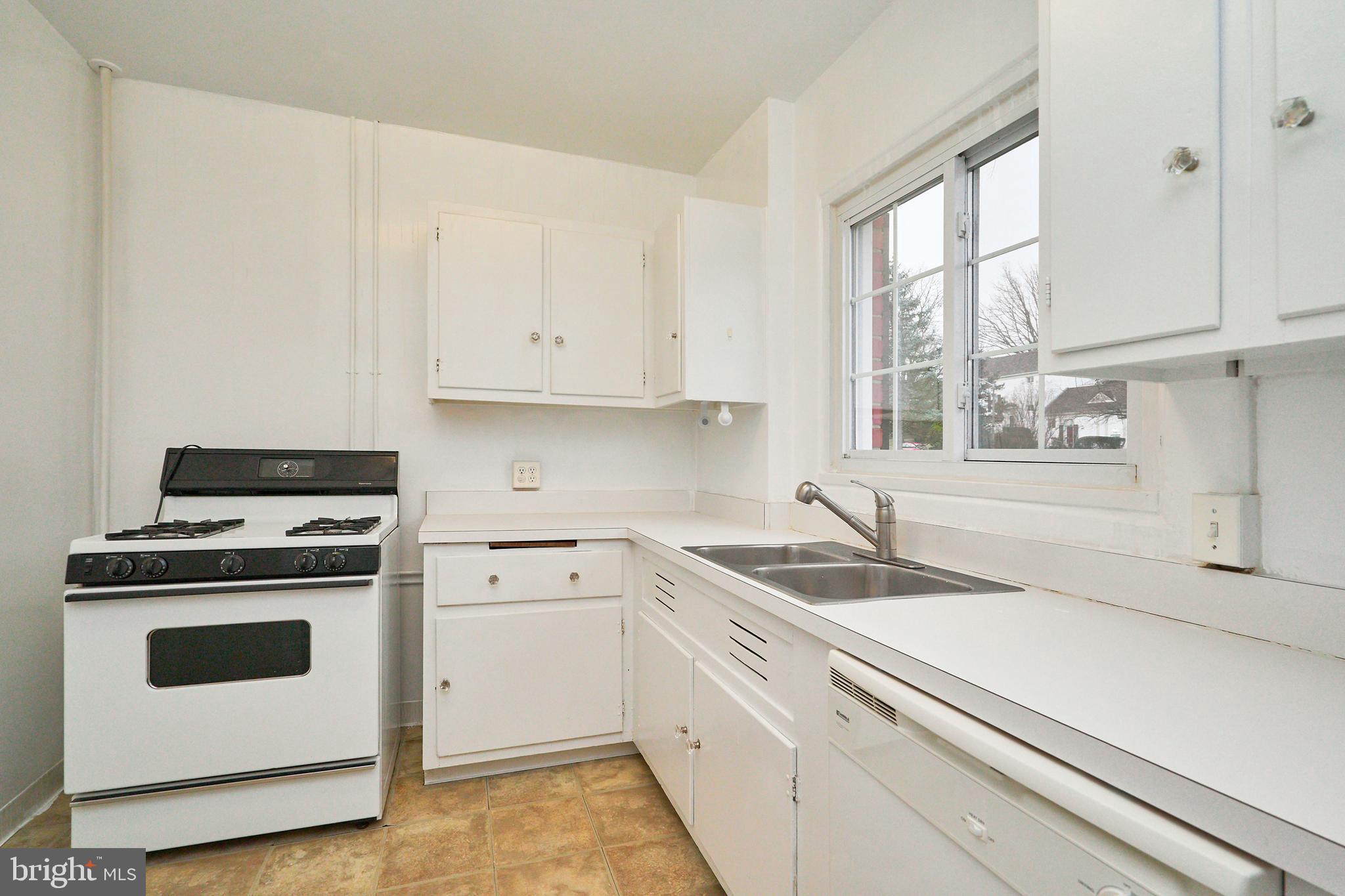 3517 MARTHA CUSTIS DR