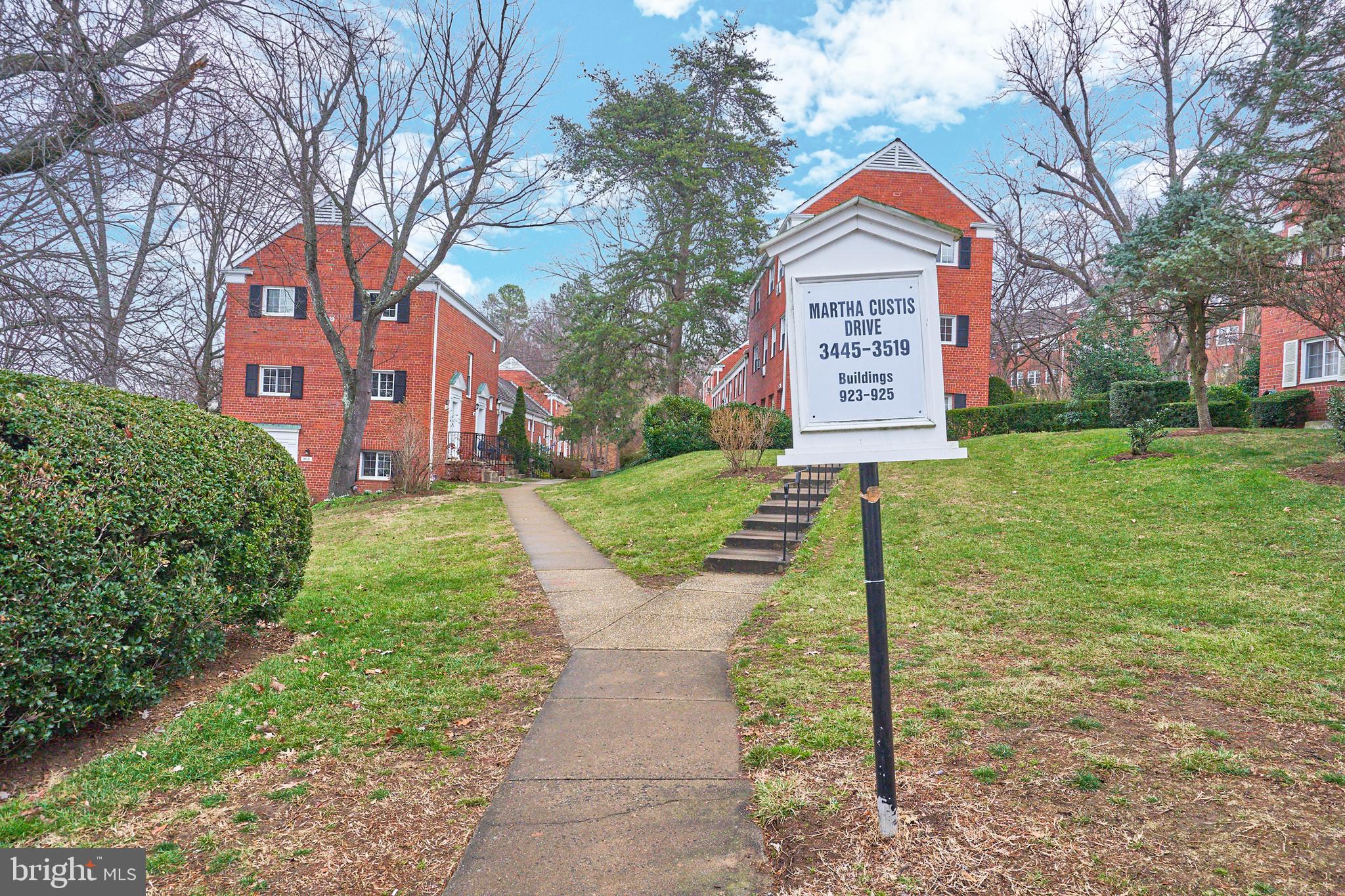 3517 MARTHA CUSTIS DR