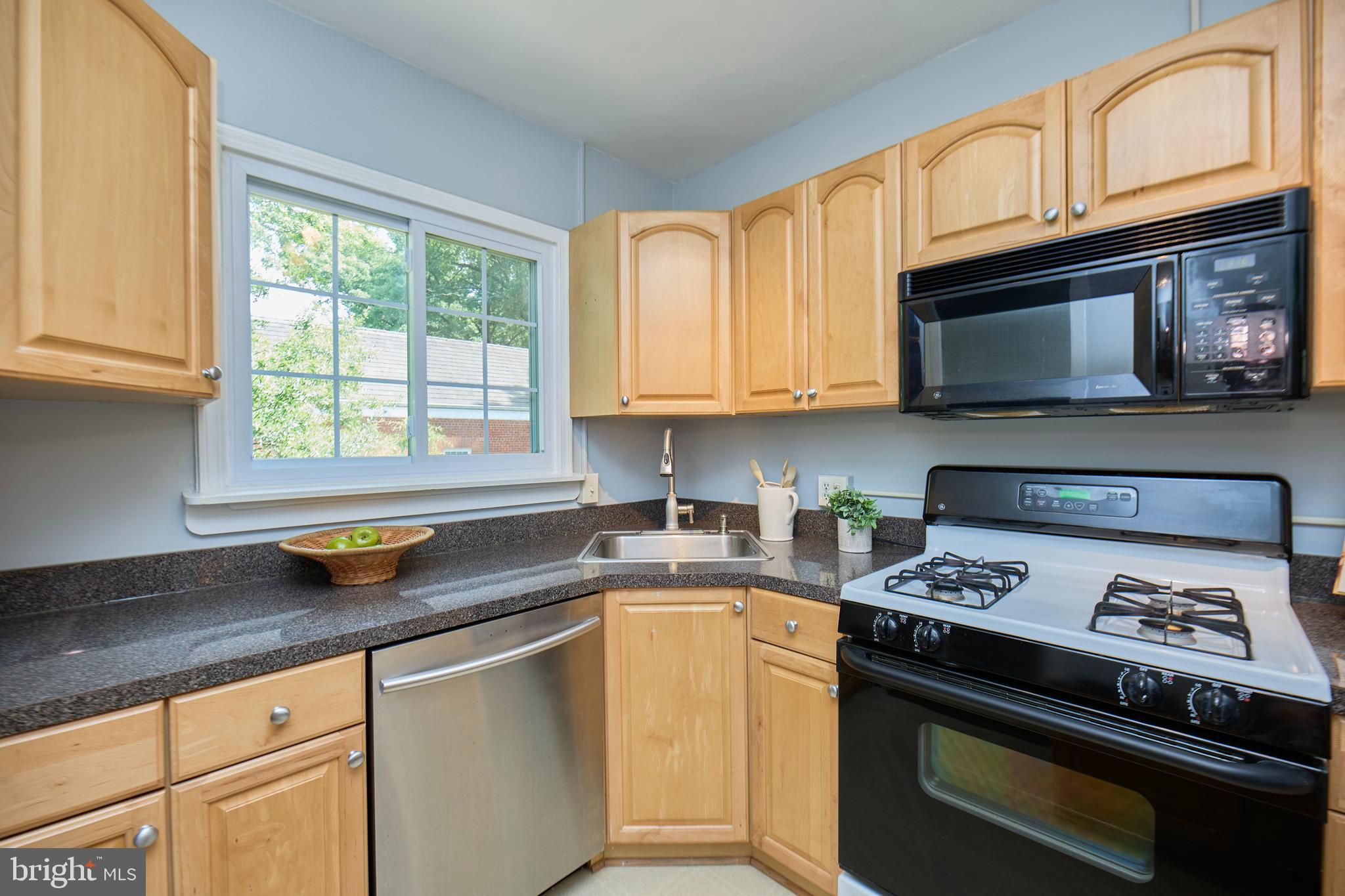 3254 Martha Custis Dr