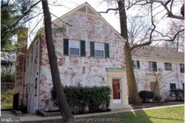 1102 VALLEY DR