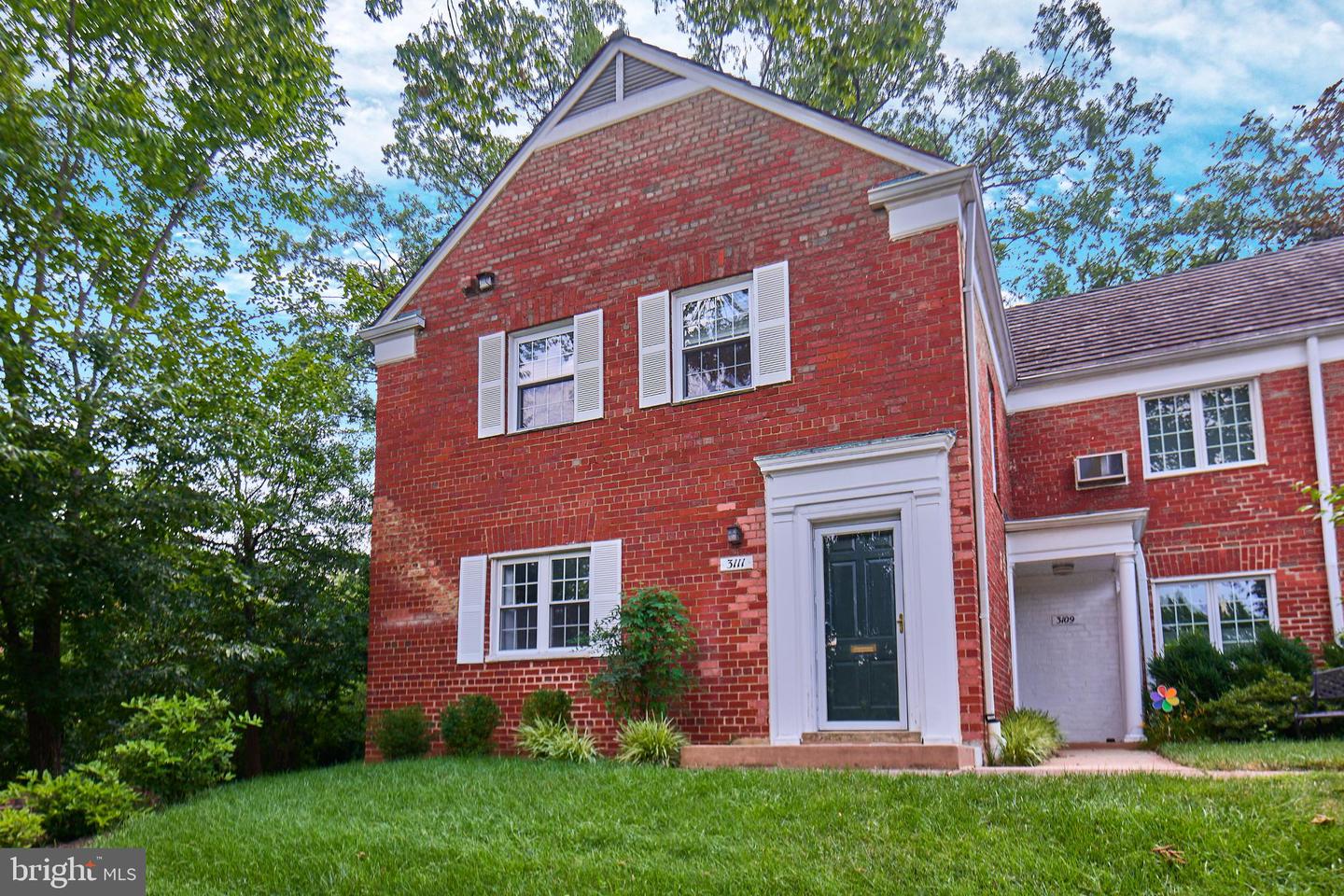 3111 Valley Dr
