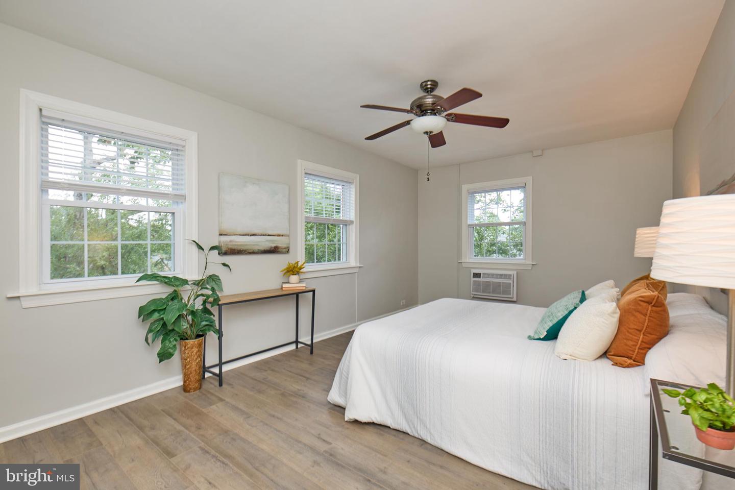 3111 Valley Dr