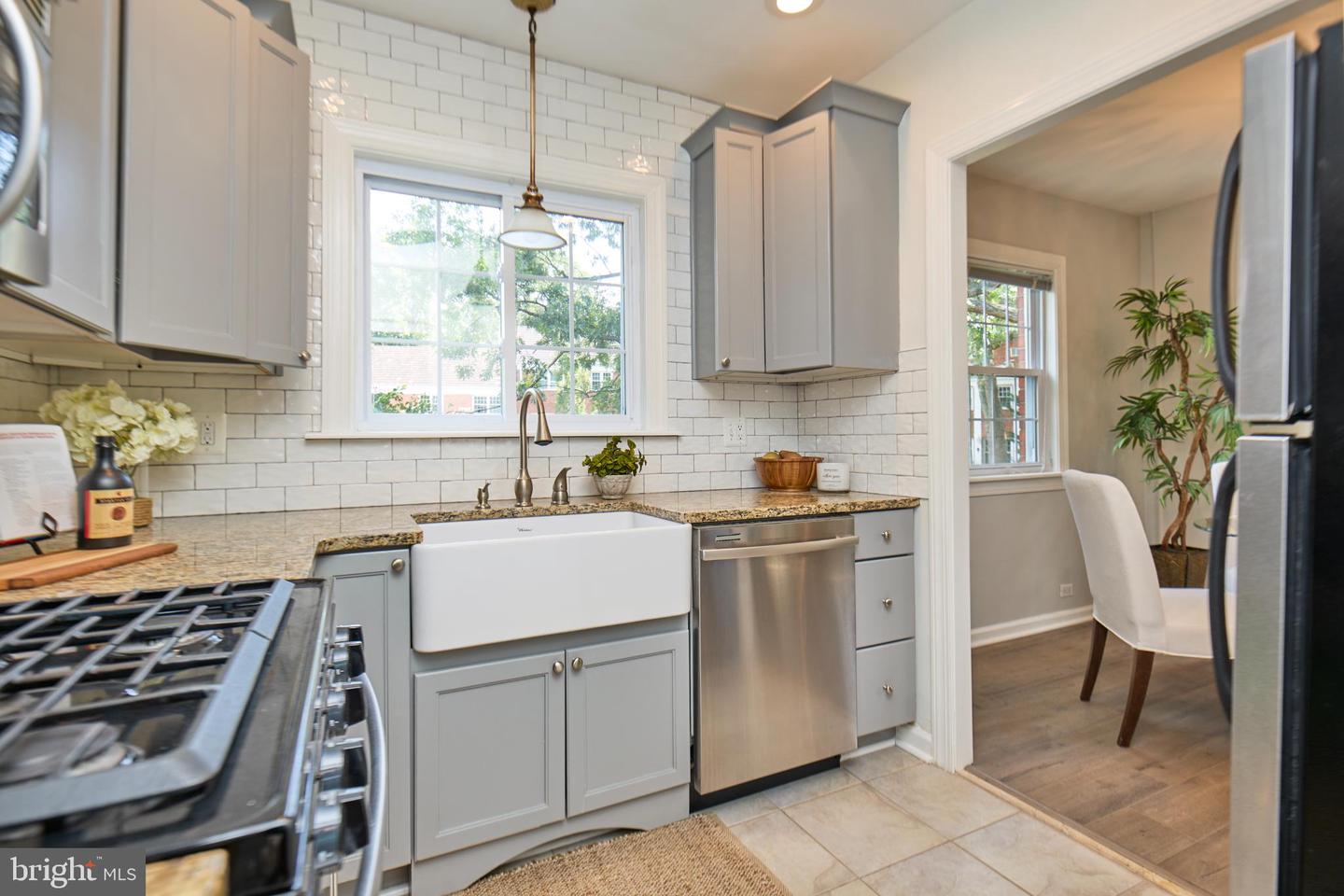 3111 Valley Dr