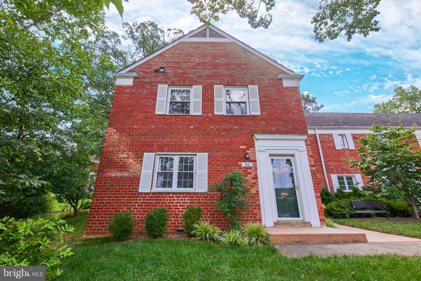 3111 Valley Dr