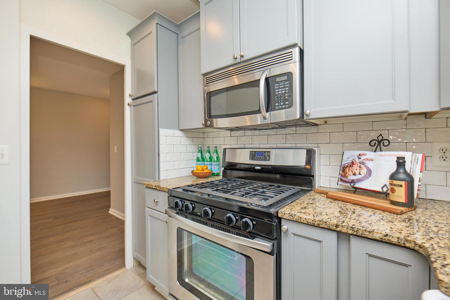 3111 Valley Dr