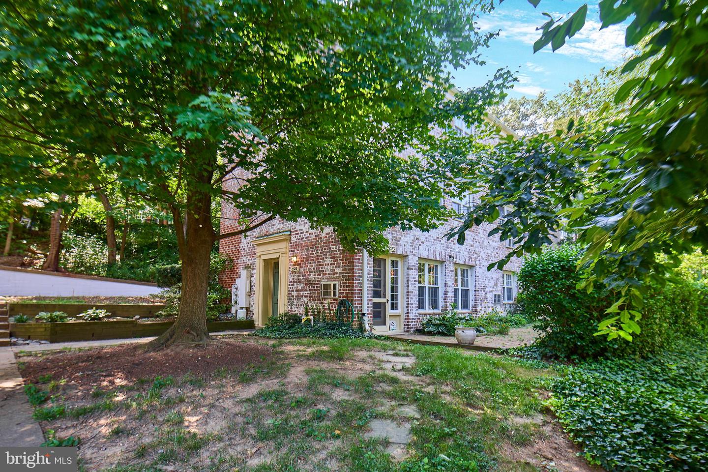 3523 VALLEY DR