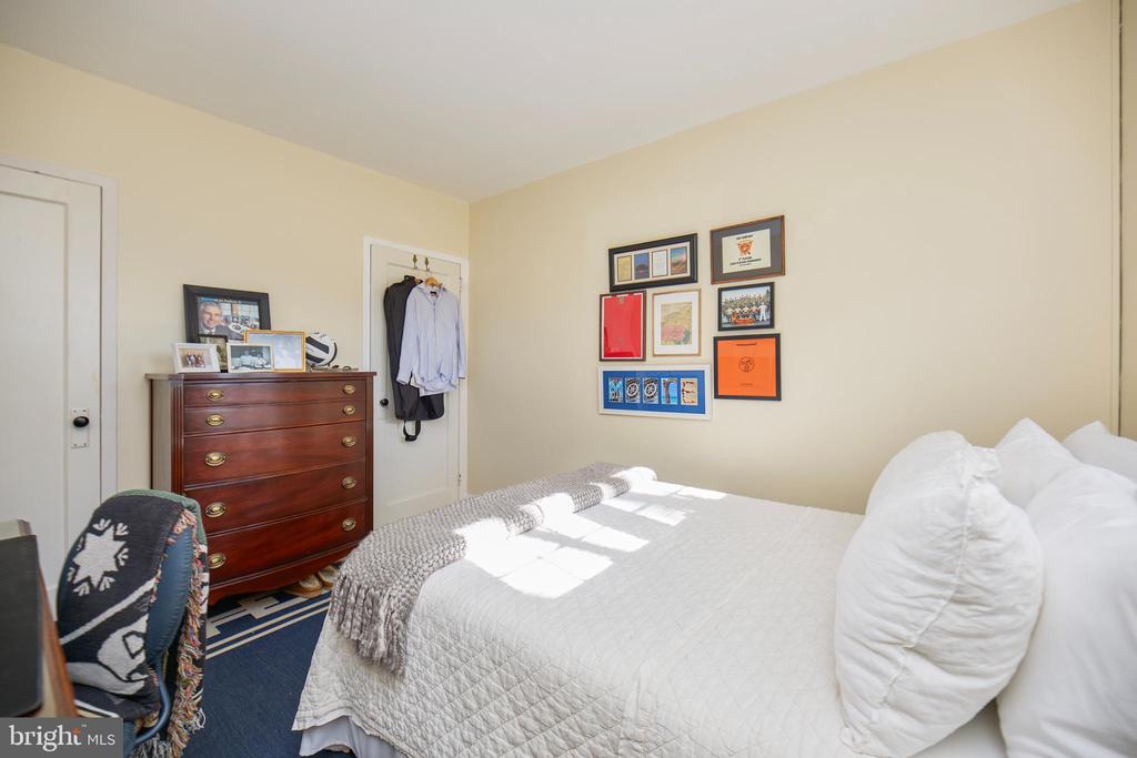 1638 MOUNT EAGLE PLACE