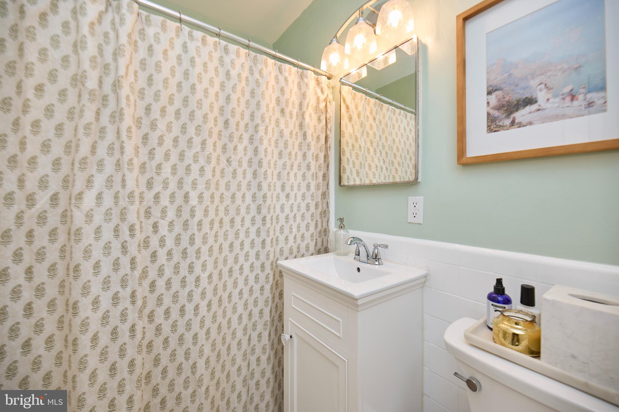 1638 MOUNT EAGLE PLACE