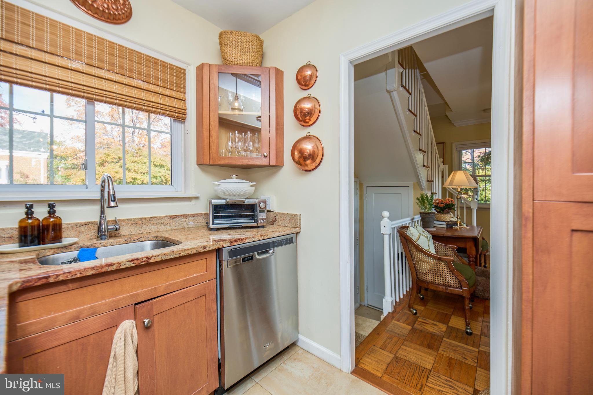 1638 MOUNT EAGLE PLACE