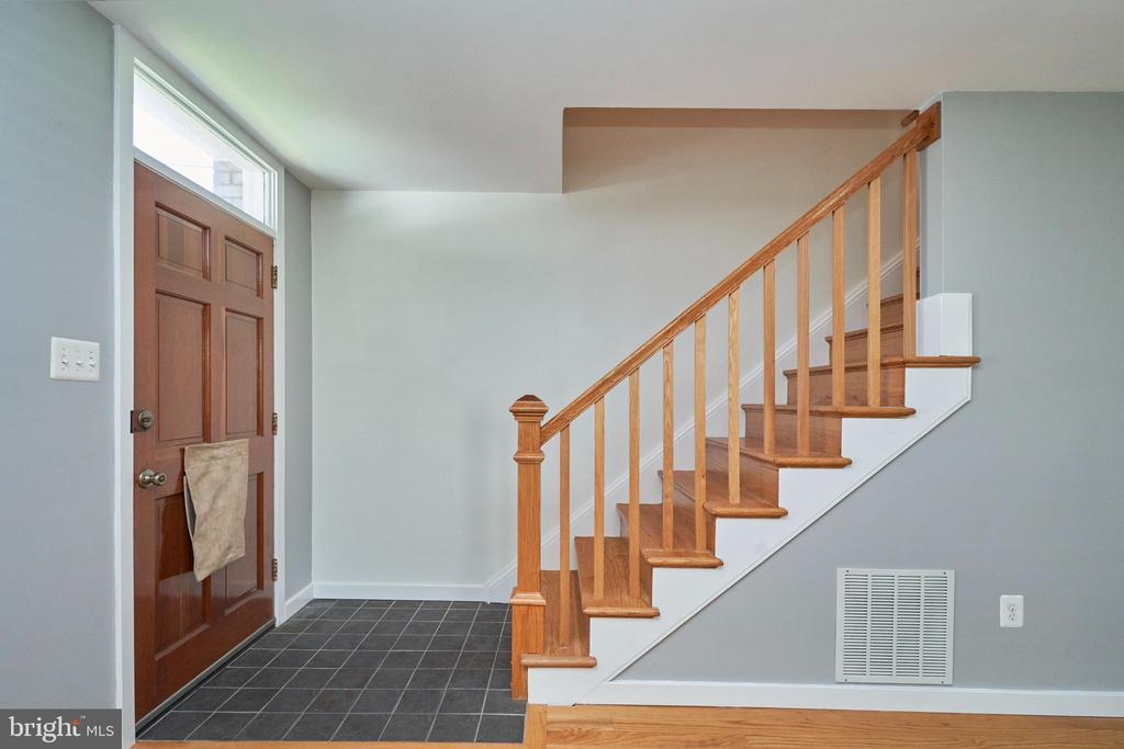 327 LAVERNE AVENUE