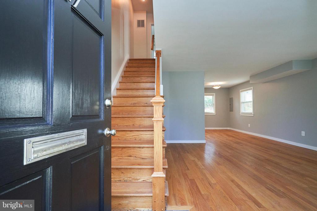 327 LAVERNE AVENUE