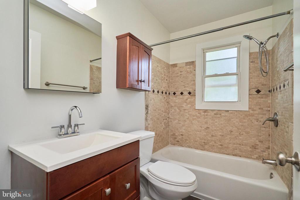 327 LAVERNE AVENUE