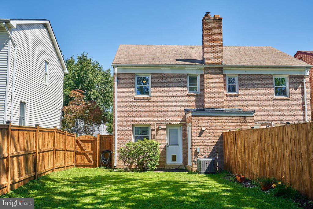 327 LAVERNE AVENUE