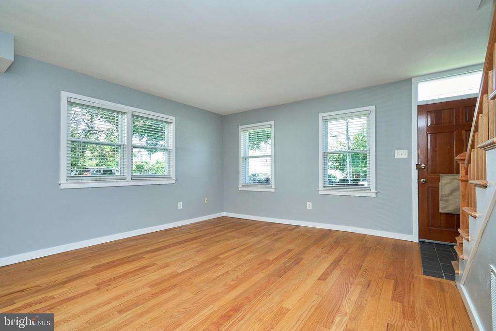327 LAVERNE AVENUE