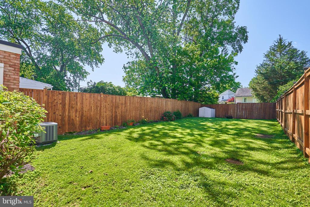 327 LAVERNE AVENUE