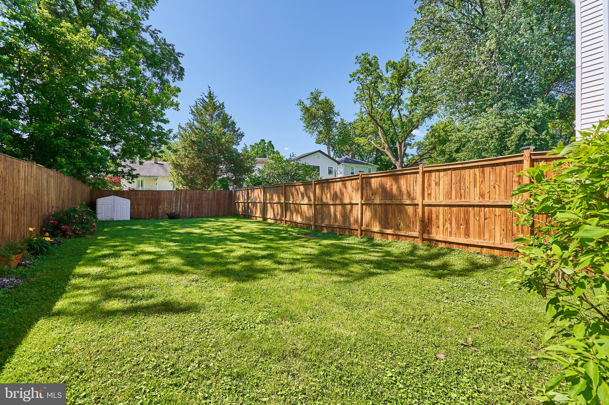 327 LAVERNE AVENUE