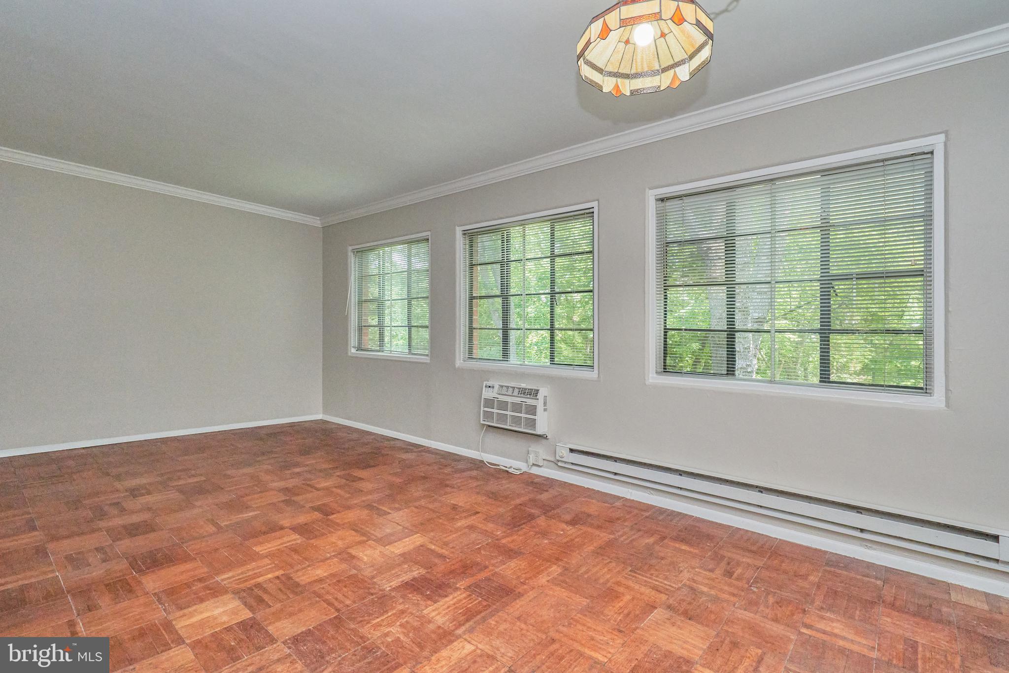 1553 MOUNT EAGLE PLACE