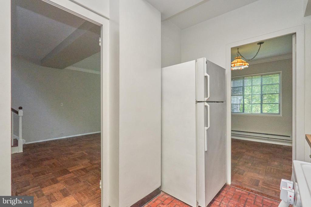 1553 MOUNT EAGLE PLACE