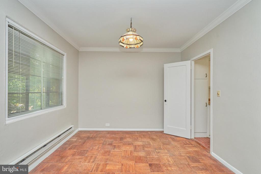 1553 MOUNT EAGLE PLACE